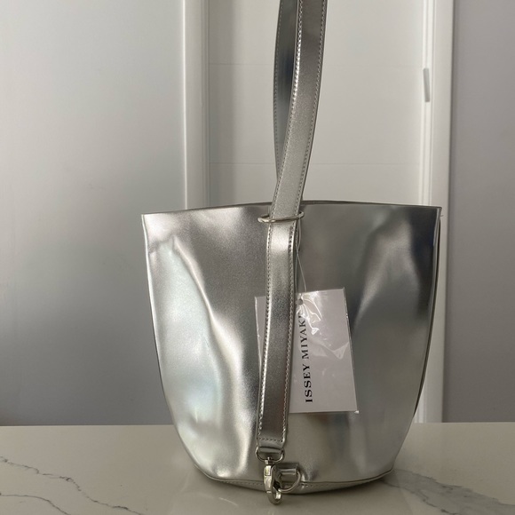 NWT Issey Miyake Parfums silver bucket bag - Picture 2 of 9